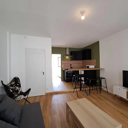 Milan - Au Milieu Des Maisons De Champagne Διαμέρισμα Ρενς