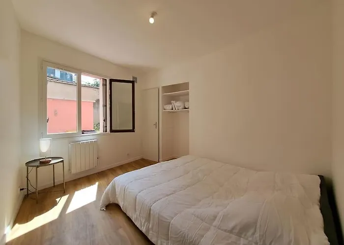 Milan - Au Milieu Des Maisons De Champagne Lägenhet *